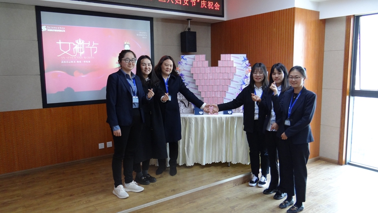 2021年度國際三八婦女節(jié)活動代表.jpg